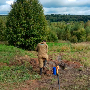 Бурение с трубой нПВХ и установка кессона