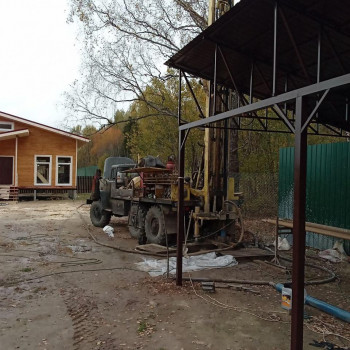 Бурение артезианской скважины в КП «Фаворит» Бурение артезианской скважины в КП «Фаворит»