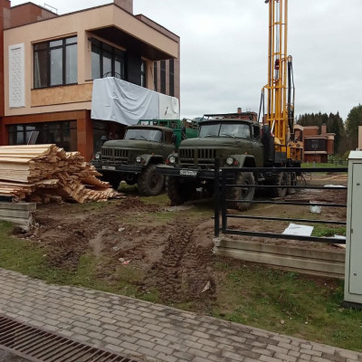 Бурение артезианской скважины в Новой Москве