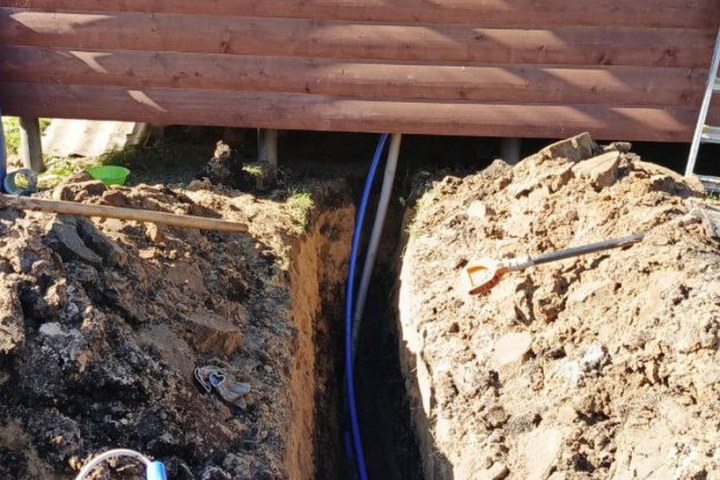 Ввод воды в дом из скважины: траншея, утепление и проход через фундамент